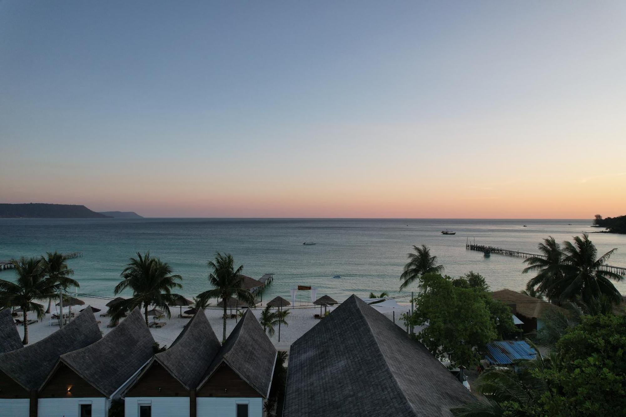 Golden Beach Resort Sok San Village Exterior photo